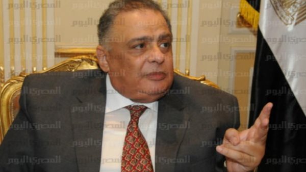 «الهنيدي».. وزير