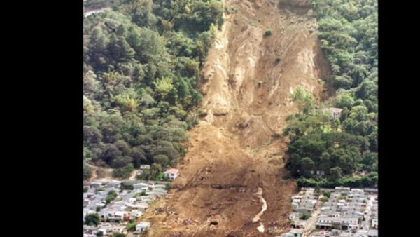 زلزال بقوة 4.9 درجة