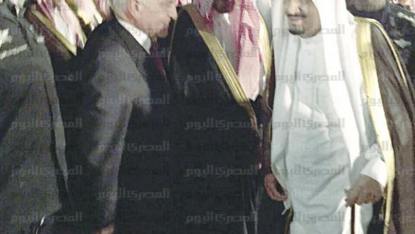 ملك السعودية يعد