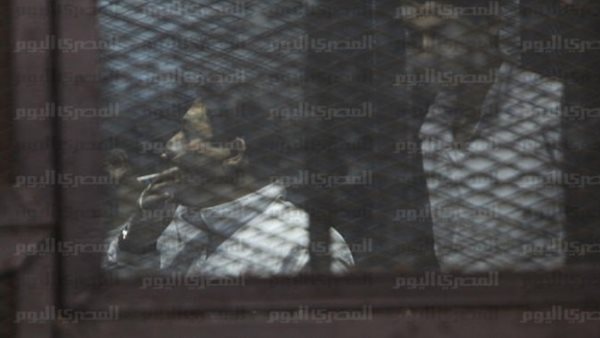 إحالة 5 متهمين في