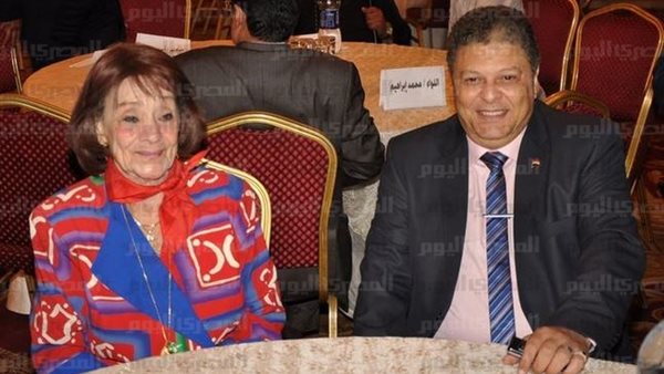 الجامعة الكندية تكرم