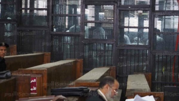 تأجيل محاكمة 23 متهما