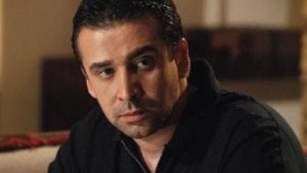 الفنان كريم عبدالعزيز