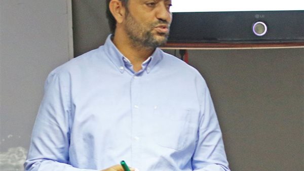 هشام مصطفي رئيس حزب