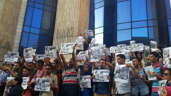 وقفة الصحفيين علي