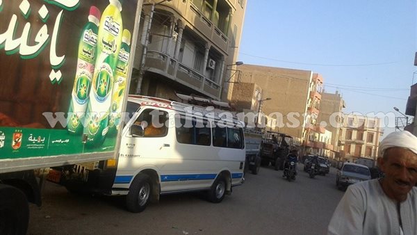 تكدس امام محطة الوقود