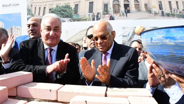 علي عبد العال يضع