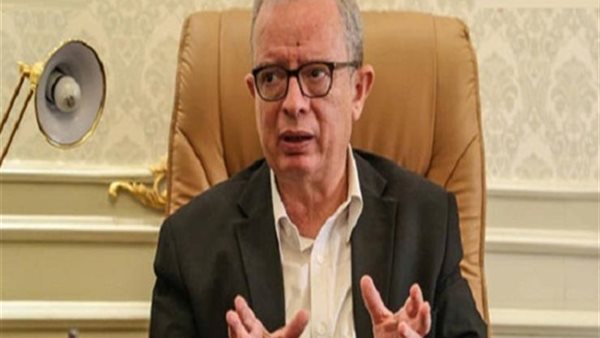 حسين عيسى رئيس لجنة