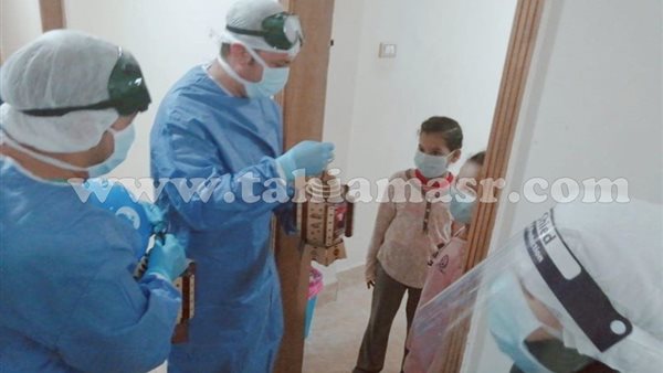 الجيش الأبيض يوزع