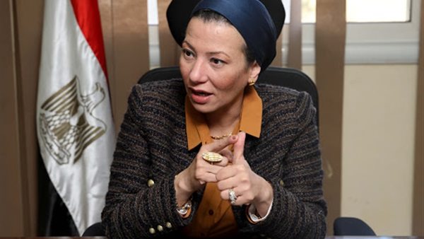 وزيرة البيئة