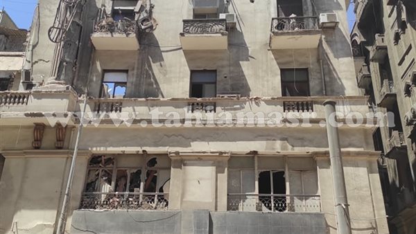 العقار المنهار