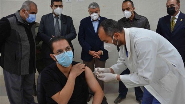 الأطقم الطبية يتلقون