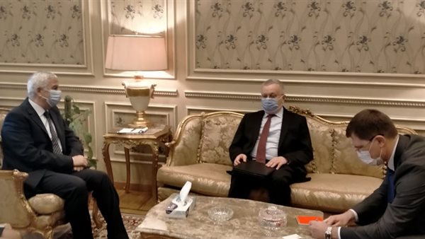 لقاء كريم درويش بالسفير