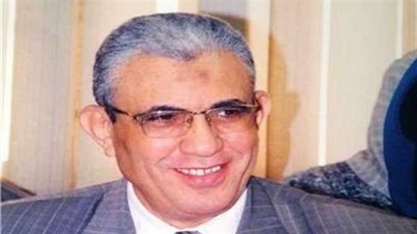 عادل عبدالفضيل  -