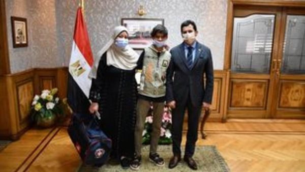 أشرف صبحي وإبراهيم