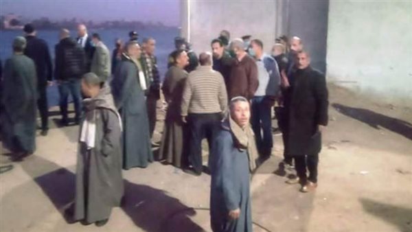 غرق سيارة في اسيوط-