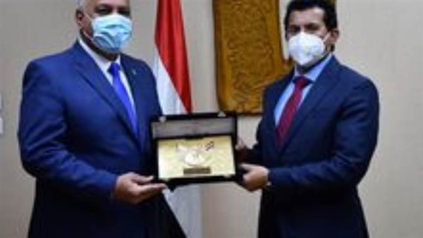 أشرف صبحي وحازم حسني