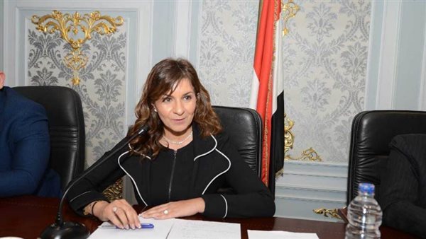 وزيرة الهجرة خلال