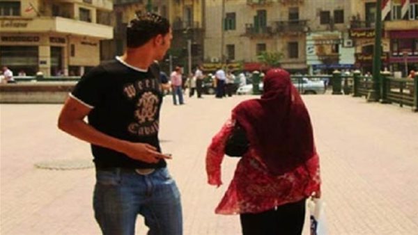 معاكسة فتاة- ارشيفية