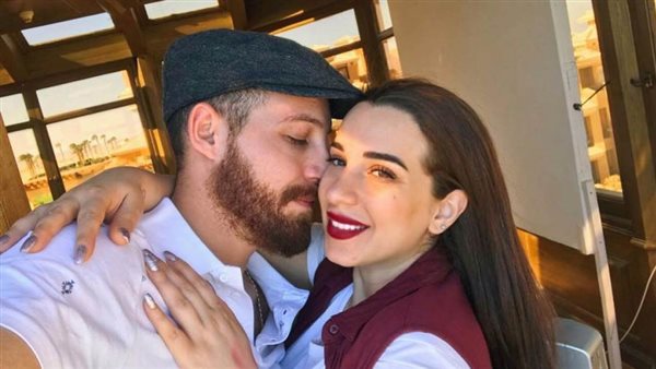 اسما شريف منير ومحمود