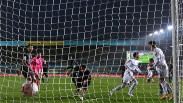 ليدز يكسر الستي علي