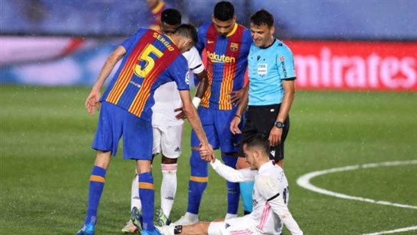 فاسكيز يرحل عن الملعب