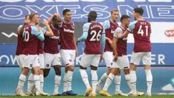 وست هام يحتفل بالفوز