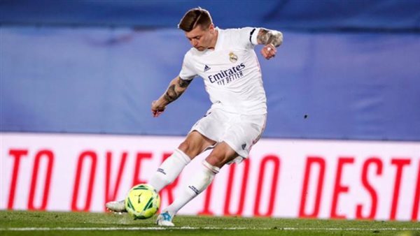 توني كروس يجل الهدف