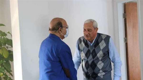 عماد عبد العزيز -