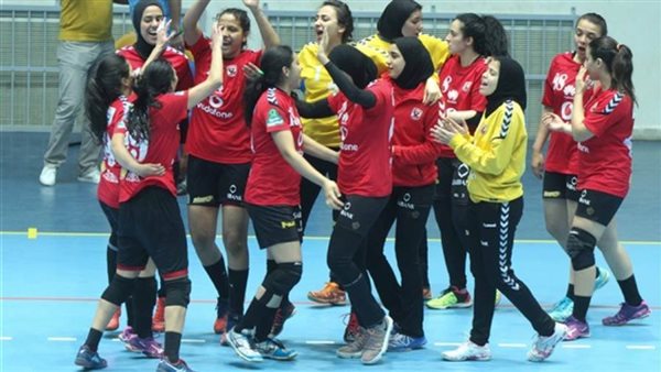 الأهلي يحسم دوري