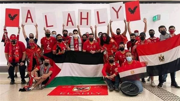 بأعلام فلسطين.. جماهير