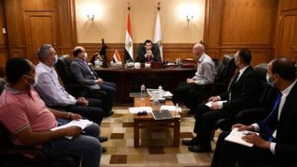 وزير الرياضة يتابع