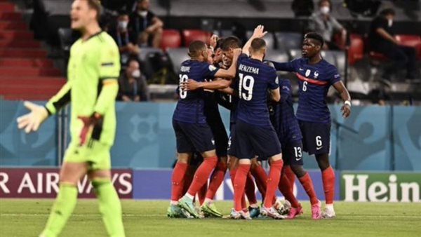 منتخب فرنسا يحتفل