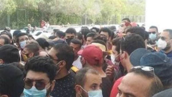 آلاف من جماهير الترجي