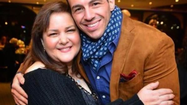 دلال عبد العزيز و