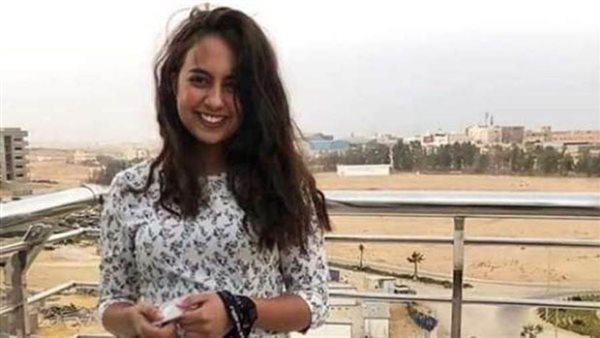 طالبة الفستان