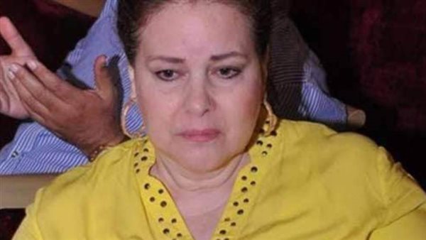 دلال عبد العزيز _