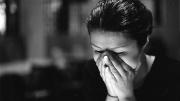 سيدة حزينه - ارشيفية