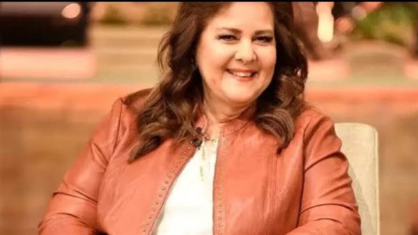 دلال عبد العزيز _