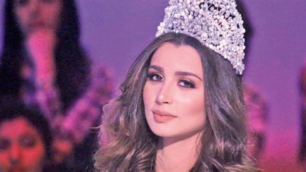 الفنانة سارة التونسي