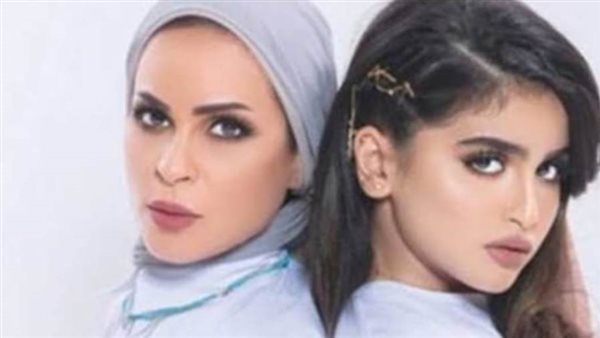 حلا الترك ووالدتها