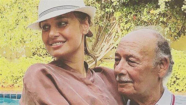 حلا شيحة و والدها