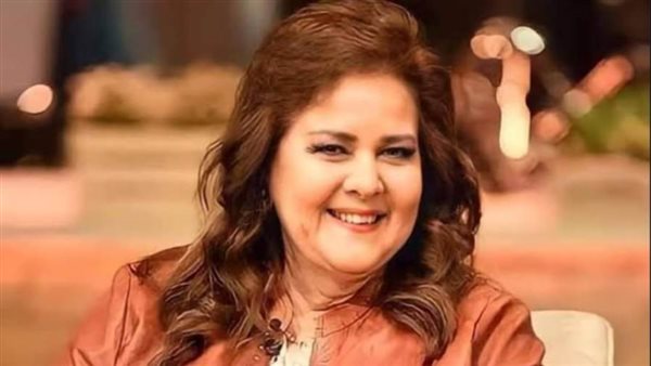 دلال عبد العزيز -