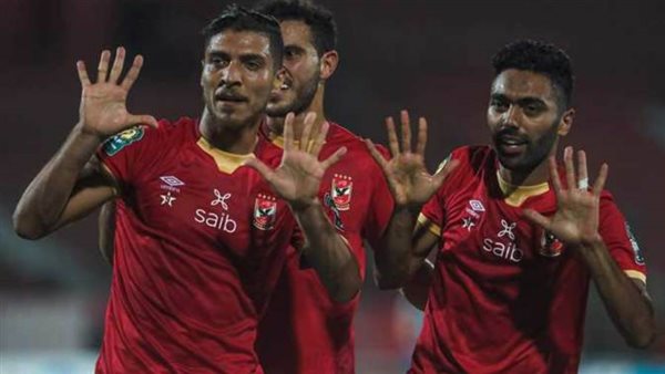 نادي الـ 100 للشحات..