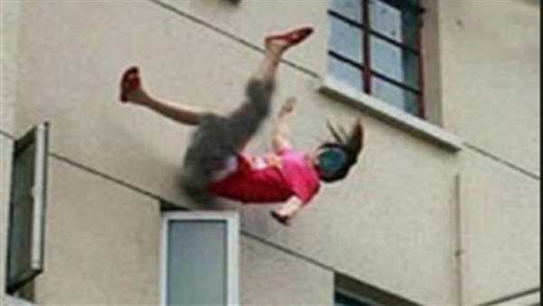 فتاة-ارشيفية