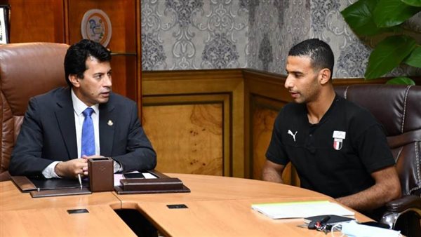 وزير الرياضة ومر