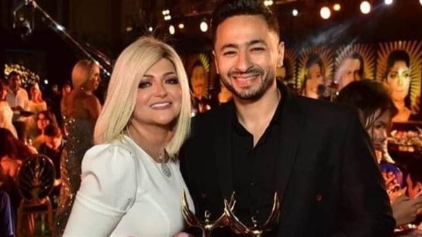 حمادة هلال وزوجته