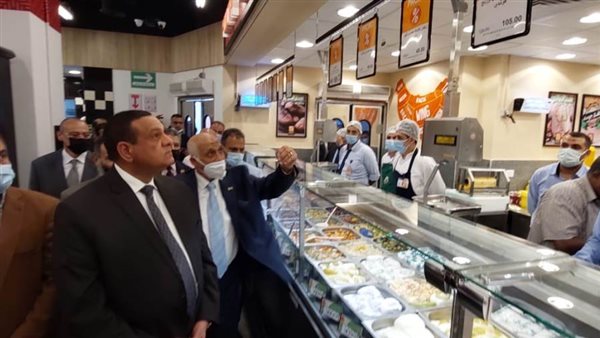 محافظ البحيرة يفتتح