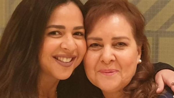 إيمي سمير غانم ووالدتها