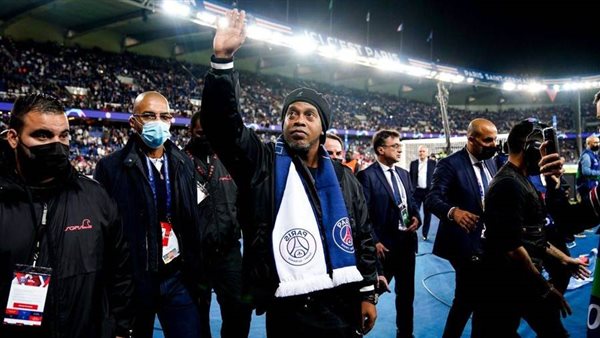 رونالدينيو بباريس